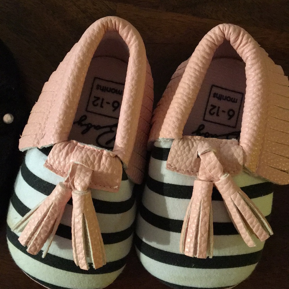 Baby brand moccasins with tassels. Brand new 6-12m