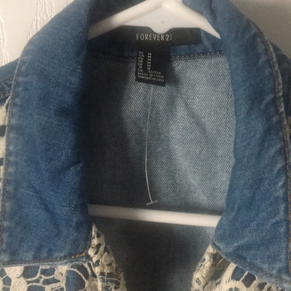 Cute denim vest with knitted pattern - Picture 2 of 4