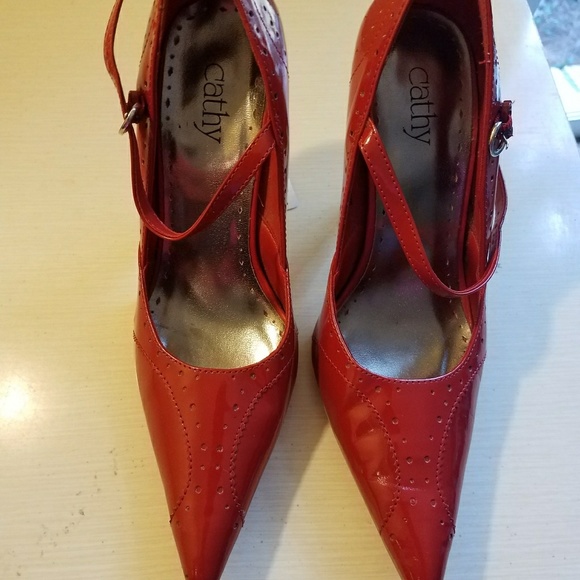 Heels - Picture 2 of 2