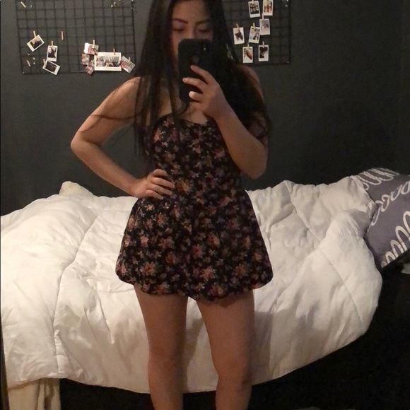 Black floral romper - Picture 3 of 6