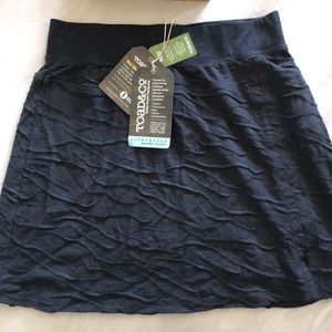 Toad&Co black skirt
