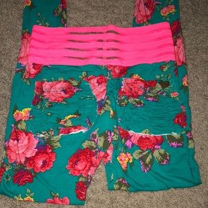 Cute booty lounge floral pants