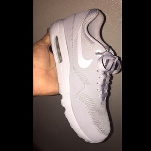 GRAY NIKE AIR MAX""