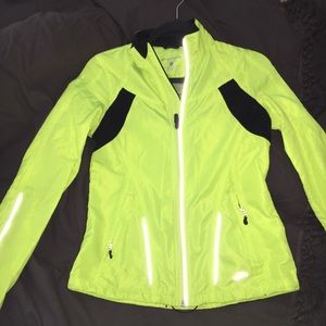 🔥 Brooks Neon Running Jacket 🔥