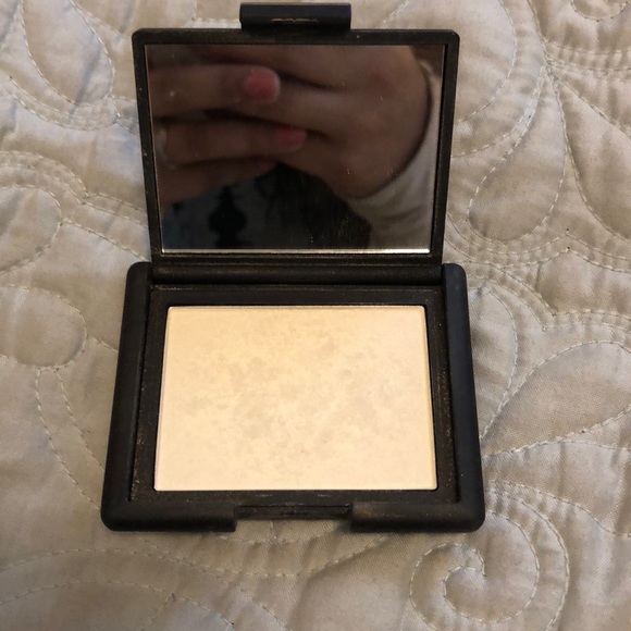 NARS Albatross Highlighter - Picture 3 of 3