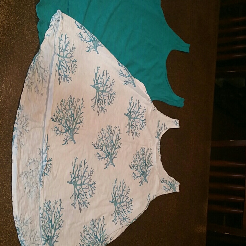 Bundle of 2 Girls flowy Tank Tops