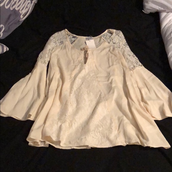 Cream lace angel dress - Picture 4 of 5