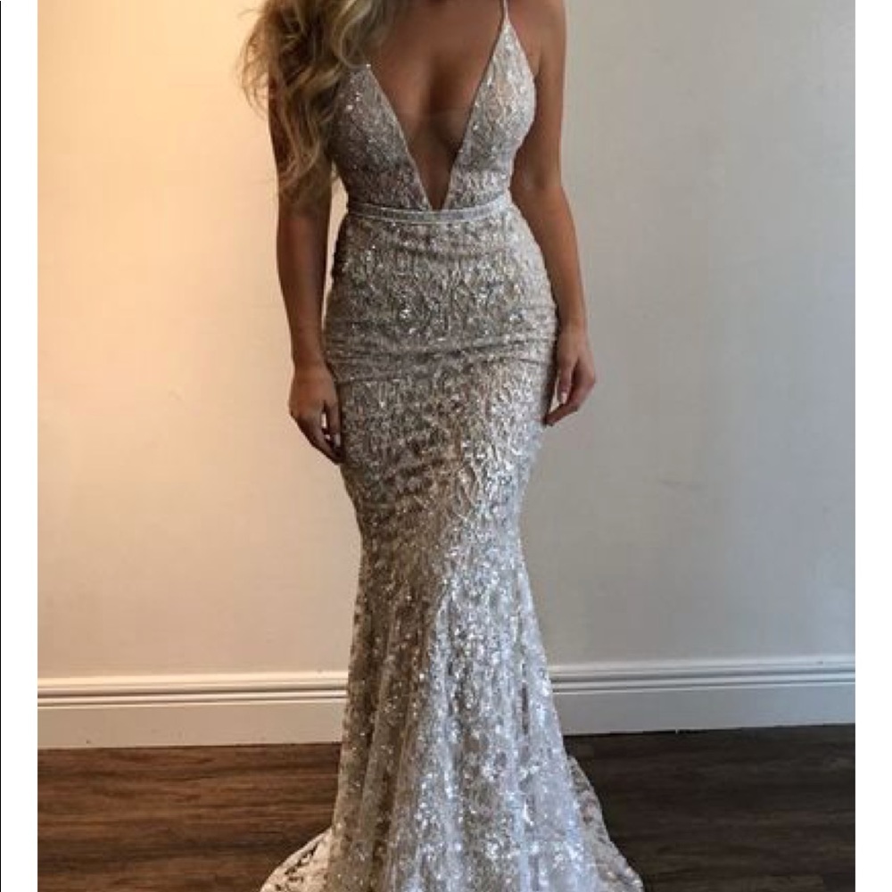 ISO SPARKLY PROM DRESS