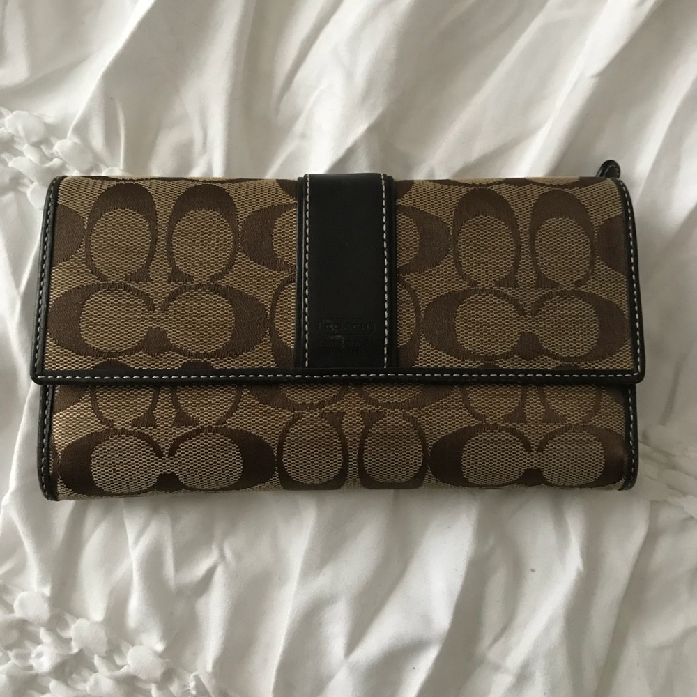 Coach wallet w/checkbook insert