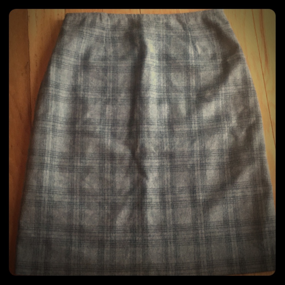 Gray plaid wool skirt