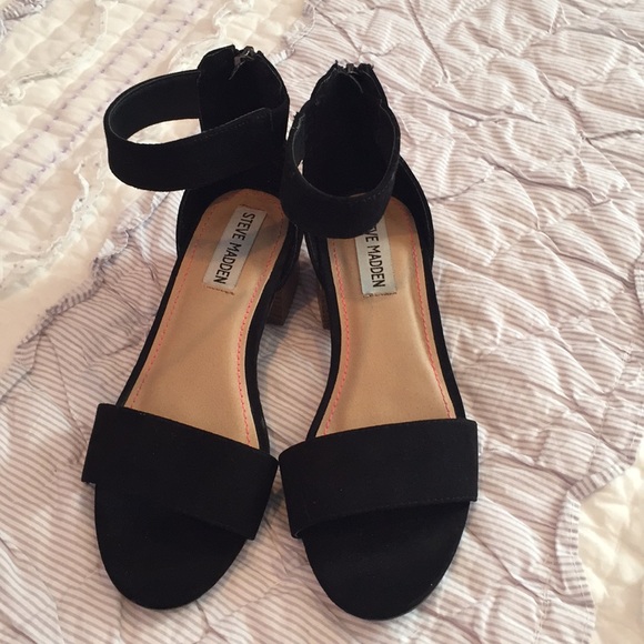 Steve Madden Other - Little girls Black suede sandals💕