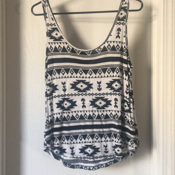 Cute white and black tank top with pattern - Picture 2 of 2