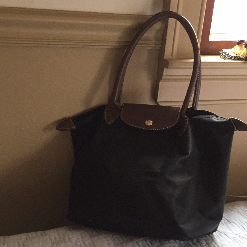 Black small longchamp handbag