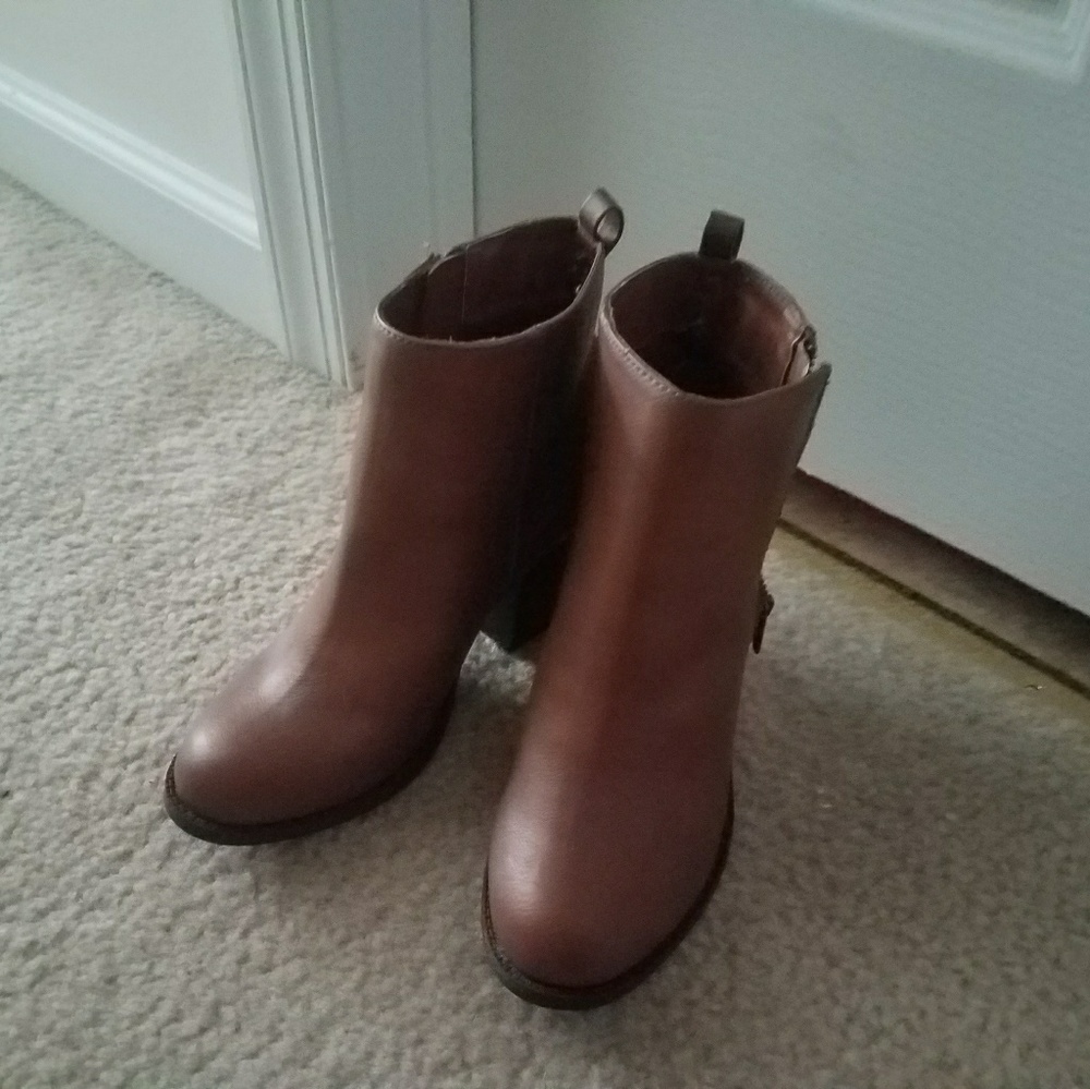 Brown ankle boots