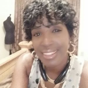 Meet your Posher, Vee