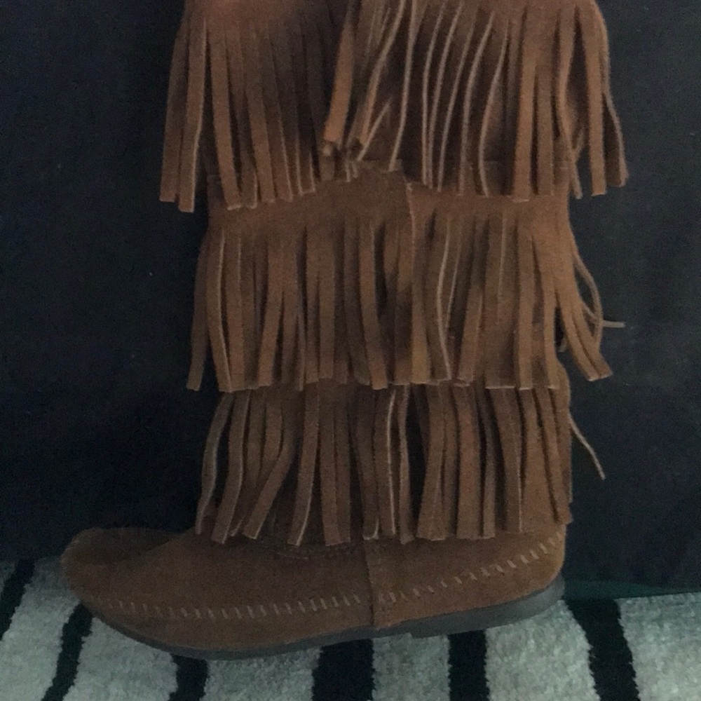 Minnetonka 3 Layer Fringe Moccasin Boots