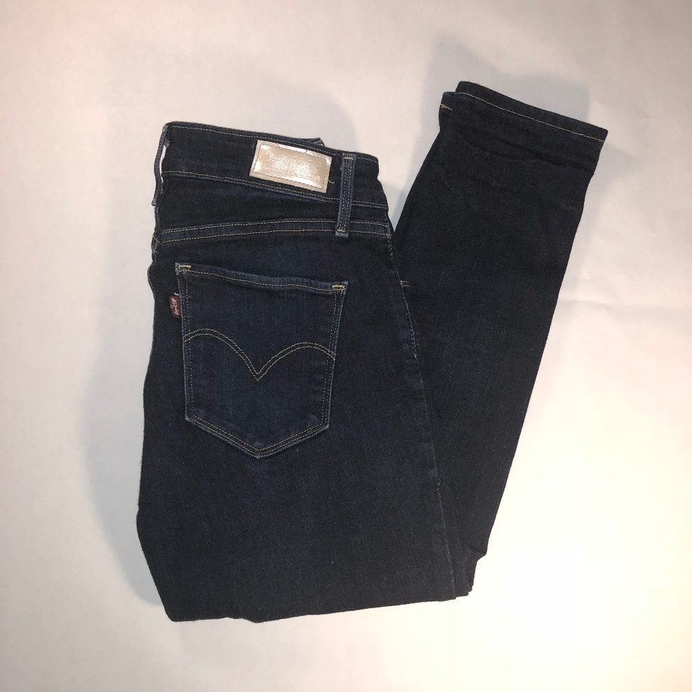 Levi's High Rise Dark Wash Skinny Jeans