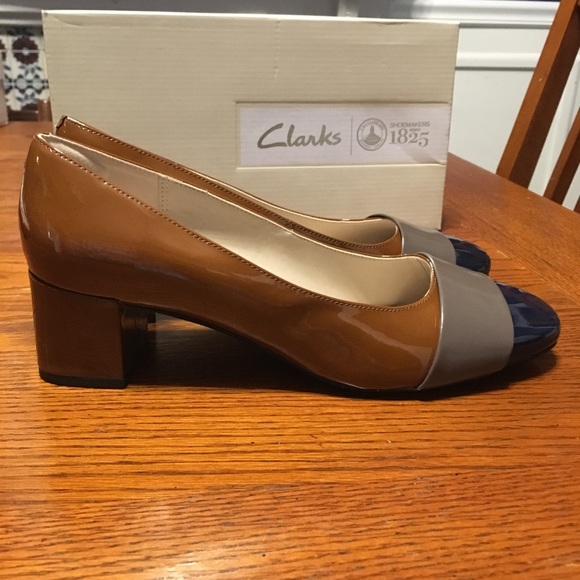 clarks cognac pumps