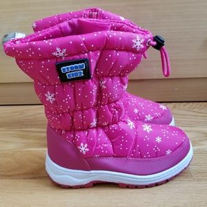 Snow boots kids size 4