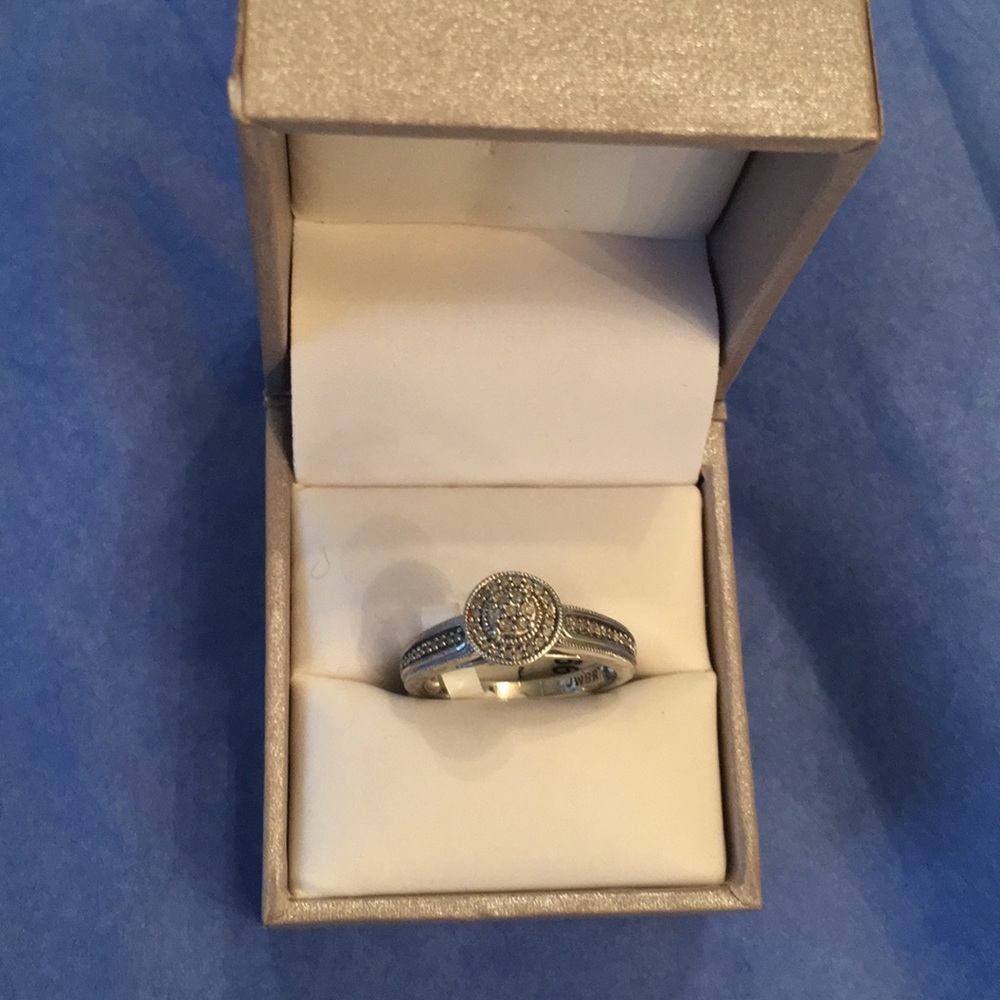 1/7 CTTW  Engagement RIng  💍