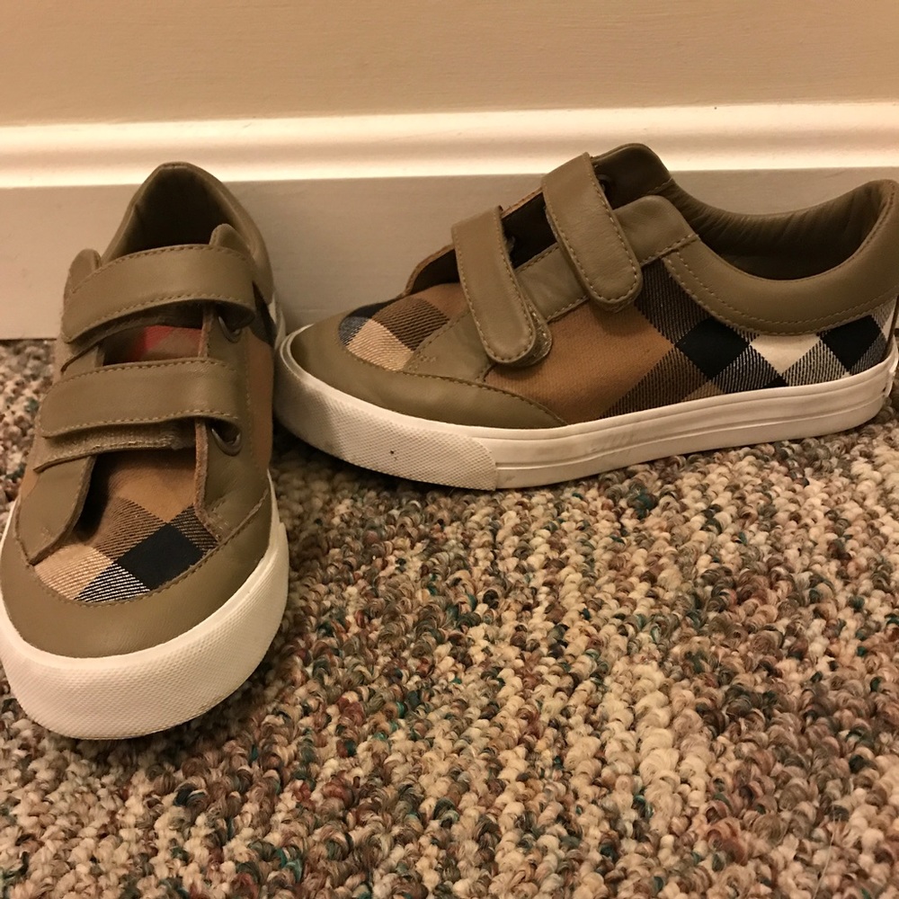 Sz 13 Burberry shoes
