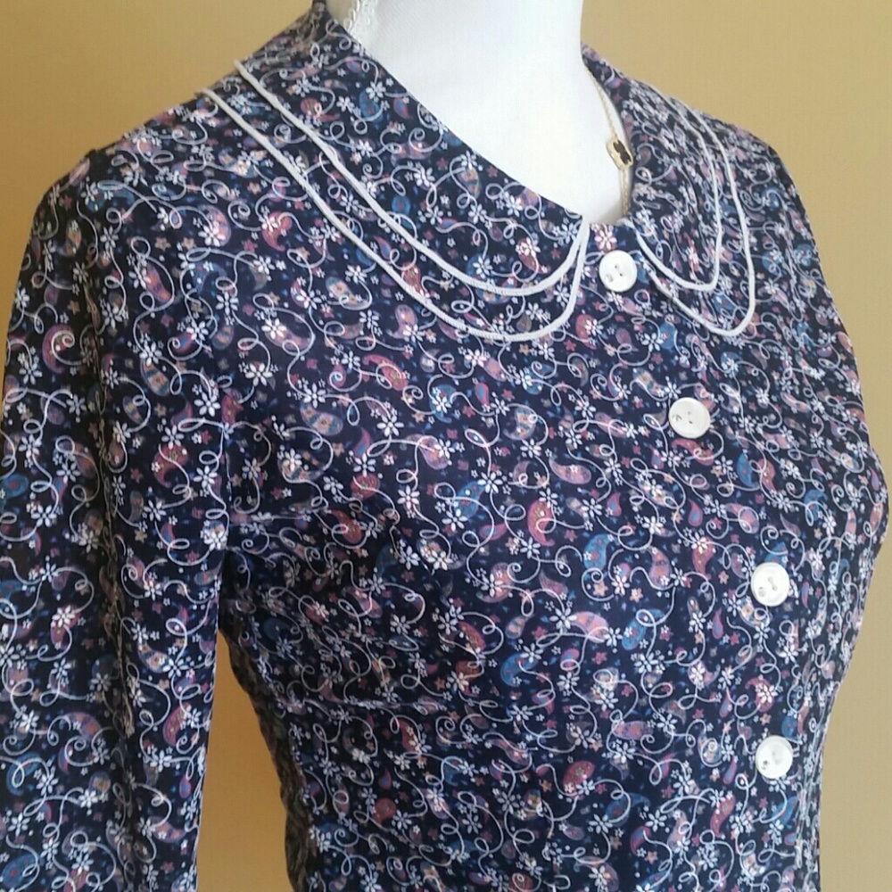 Bottom  down, long  sleeves  top