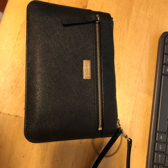 Kate Spade ♠️ wristlet - Picture 1 of 3