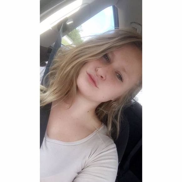 Meet your Posher, Shelby - Picture 1 of 1