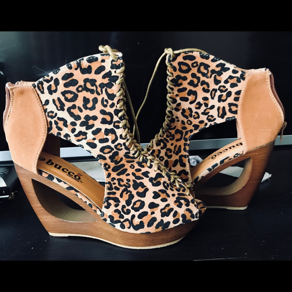 Hot!!! Black/Brown Cheetah Print Cutout Wedges.
