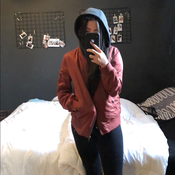 Rusty orange bomber jacket with grey hood - Picture 4 of 6