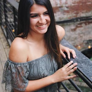 Meet your Posher, Fabiola
