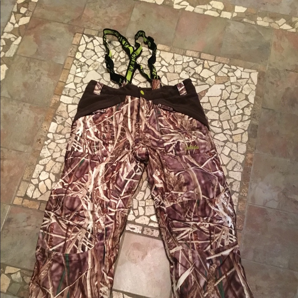 Youth Cabela’s insulated overalls size M