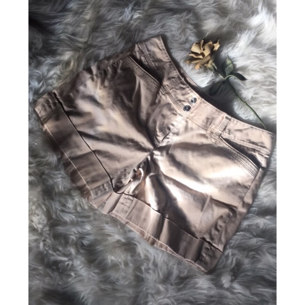 WHBM Khaki Shorts⭐️