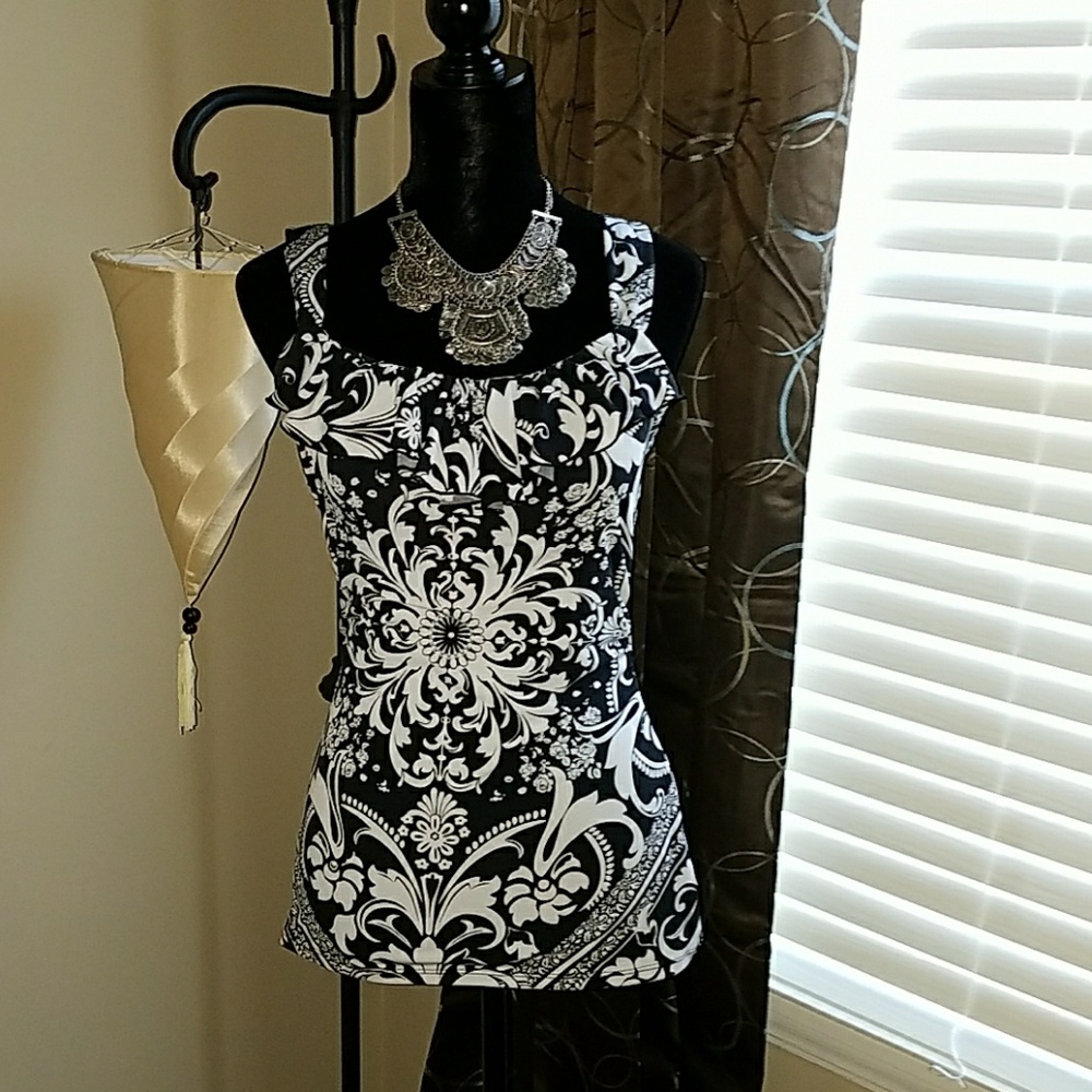 WHBM black and white sleeveless top