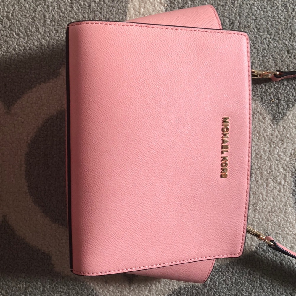 Micheal Kors blush pink crossbody bag w/ boxy base