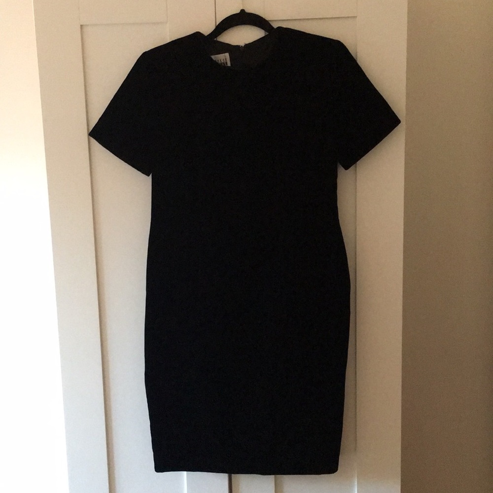 Black Velvet dress 👗 super cute!