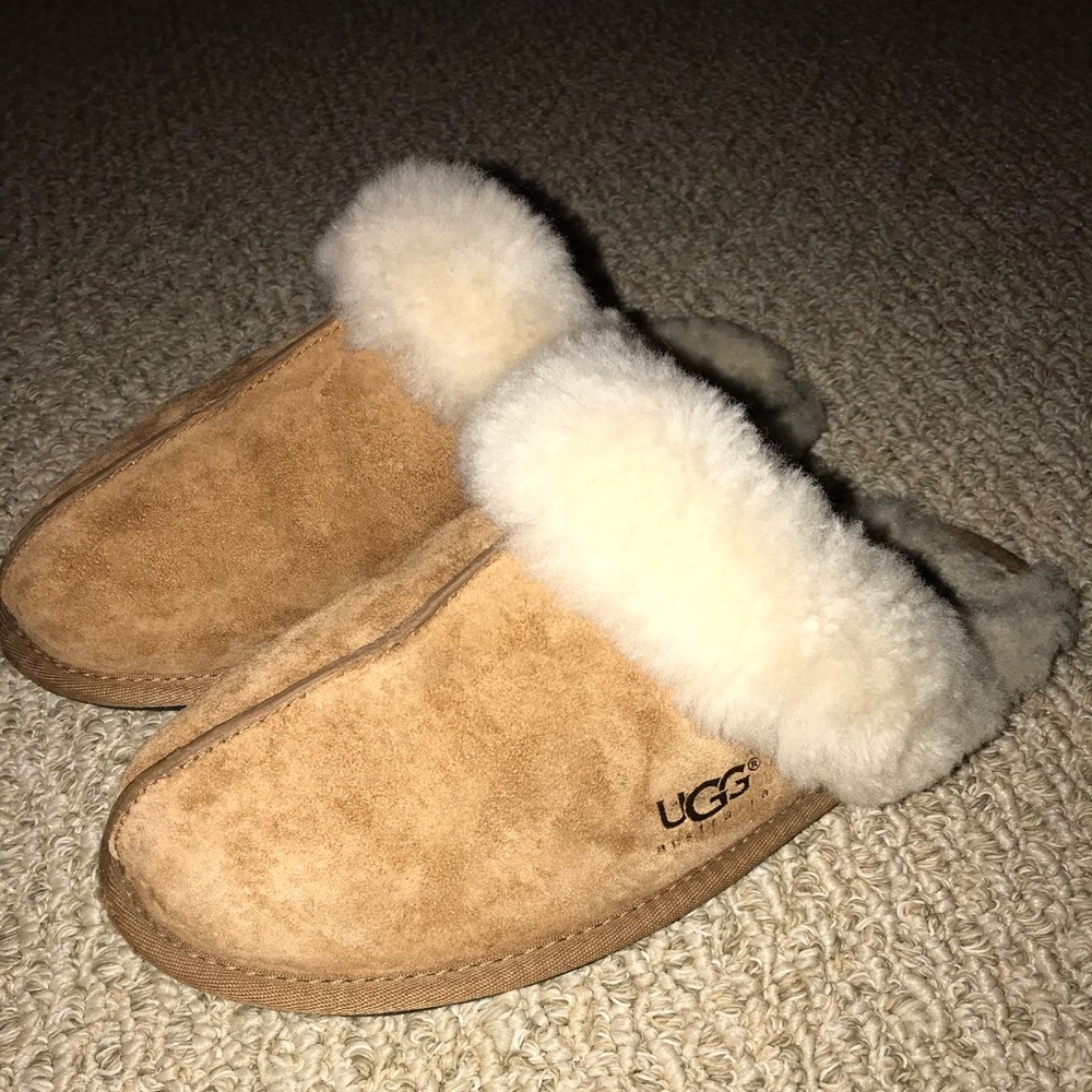 Ugg Slides/Slippers