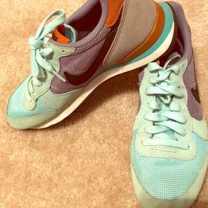 Nike Internationalists Sneakers Size 7.5