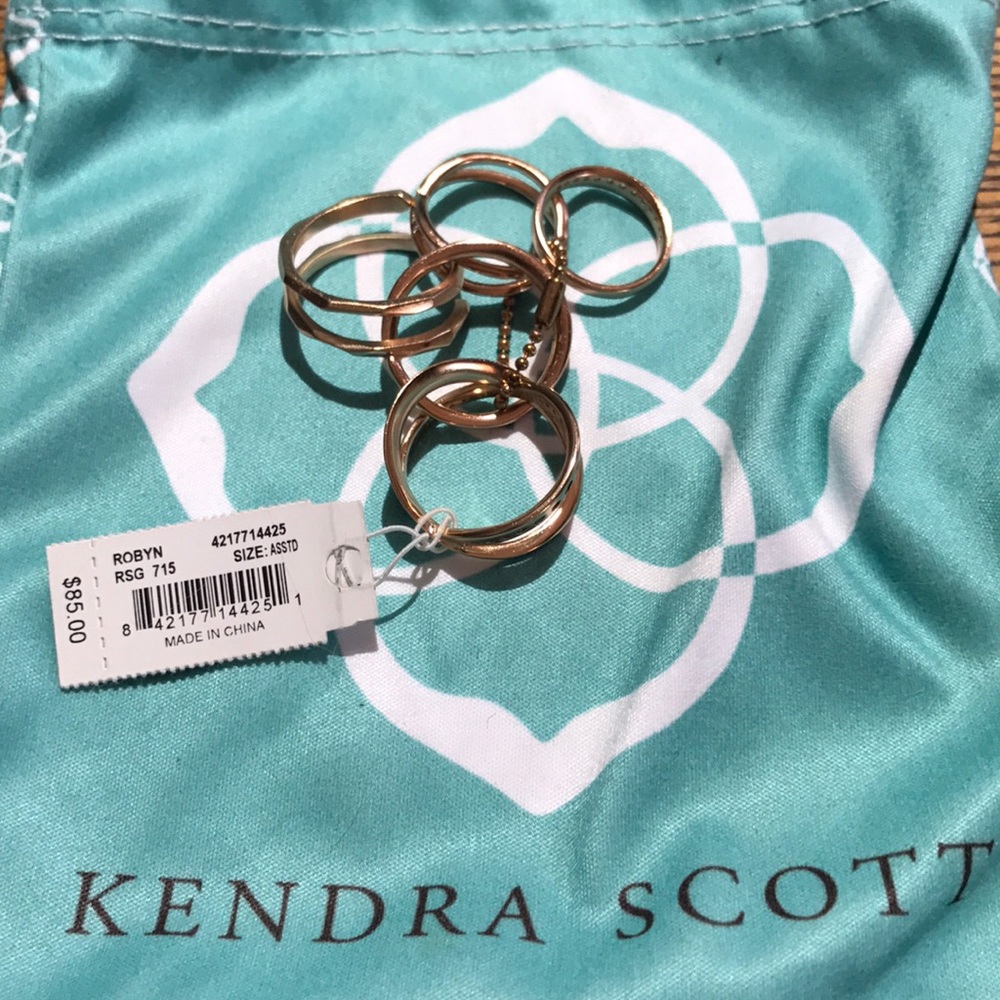 NWT Kendra Scott 5 ring set Robyn