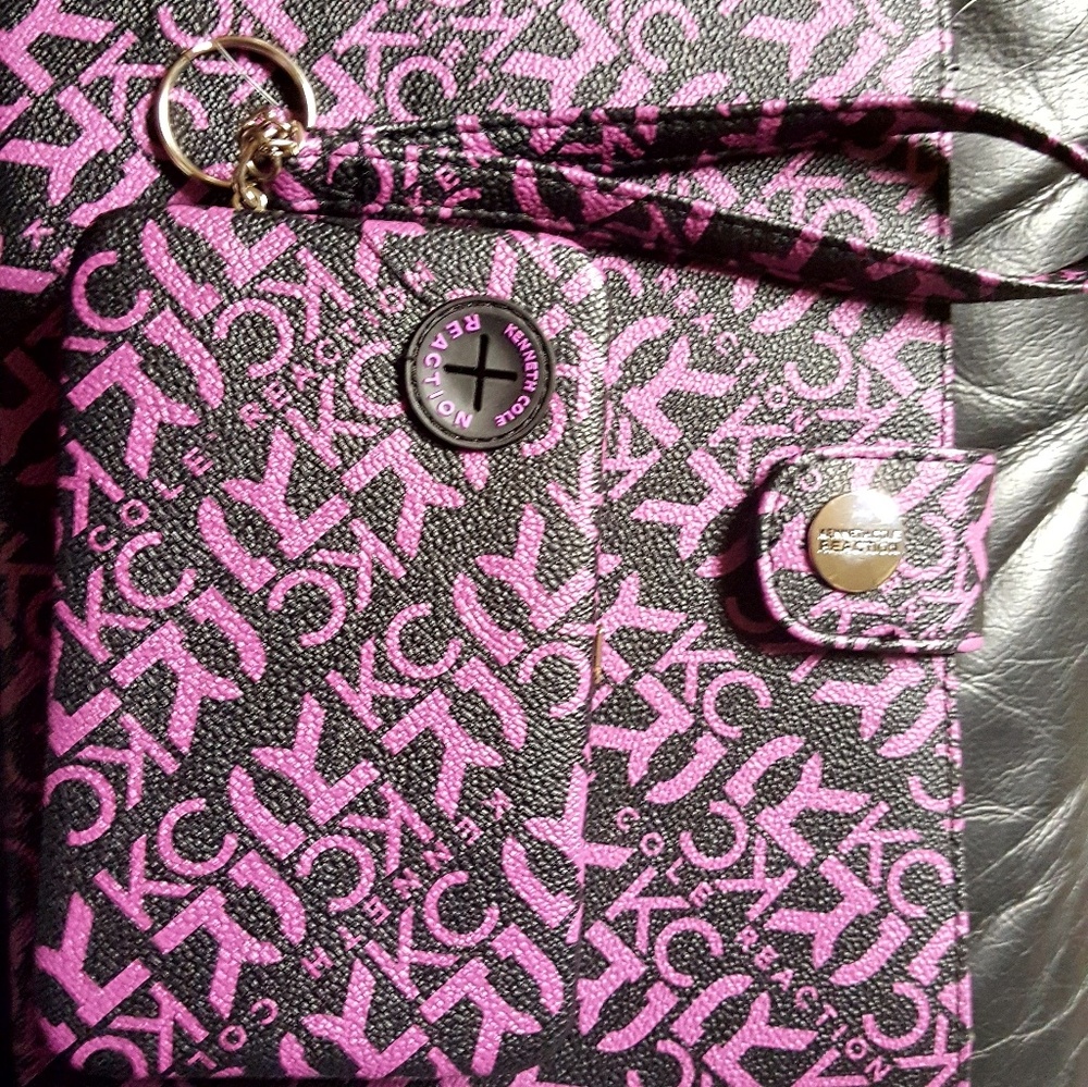 Kenneth Cole Reaction Ipad 2 Case and Wallet (set) Never Used