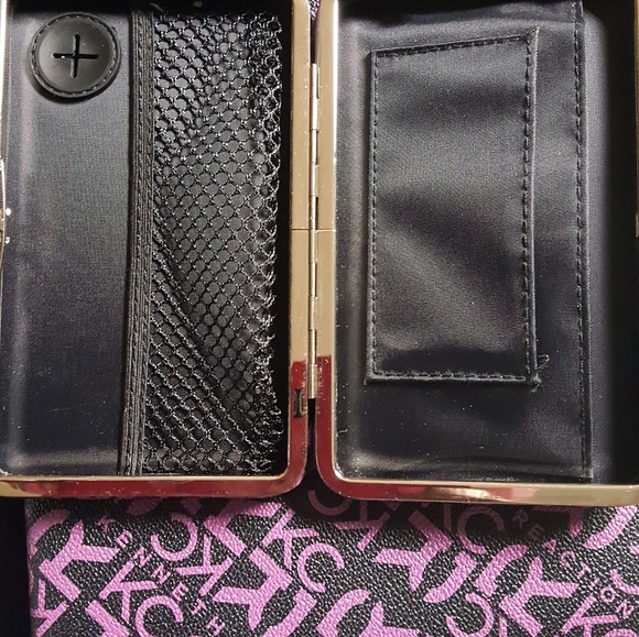 Kenneth Cole Reaction Ipad 2 Case and Wallet (set) Never Used - Picture 3 of 7