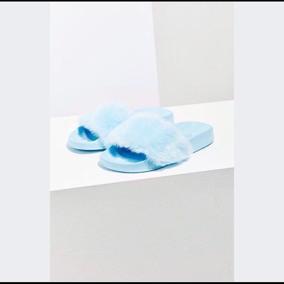 Blue Faux Fur Urban Outfitters Slides - Picture 2 of 3