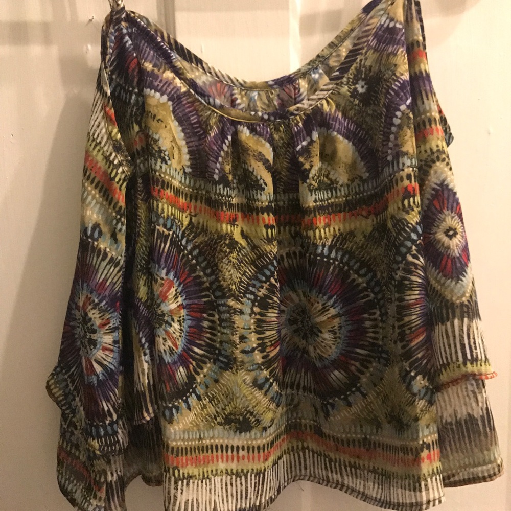 SMYM cold shoulder top