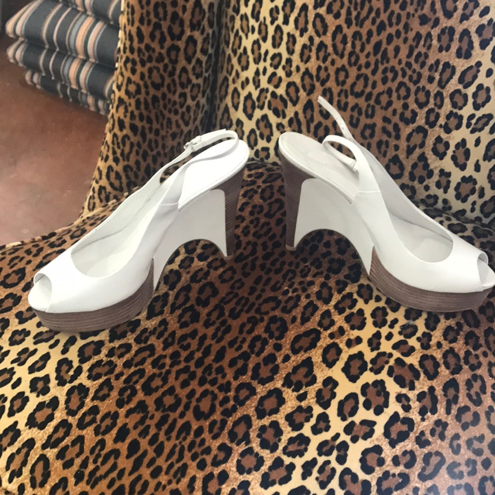 GUCCI PEEP TOE SLING BACKS