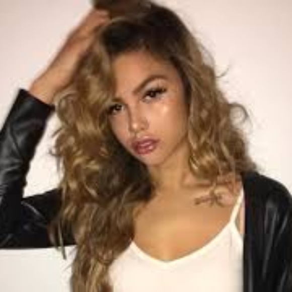 Meet Instagram Model Promoter - Picture 2 of 4