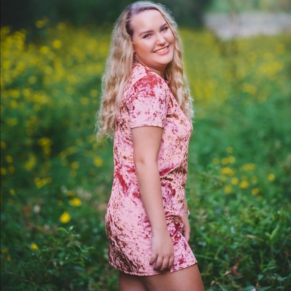 Missy Empire Pink Velvet Dress - Picture 3 of 3