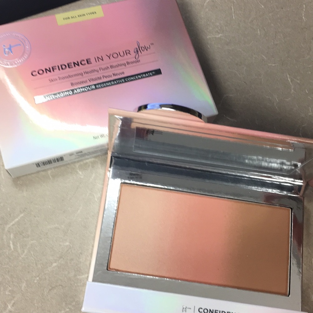 it confidence in your glow blush/ bronzer