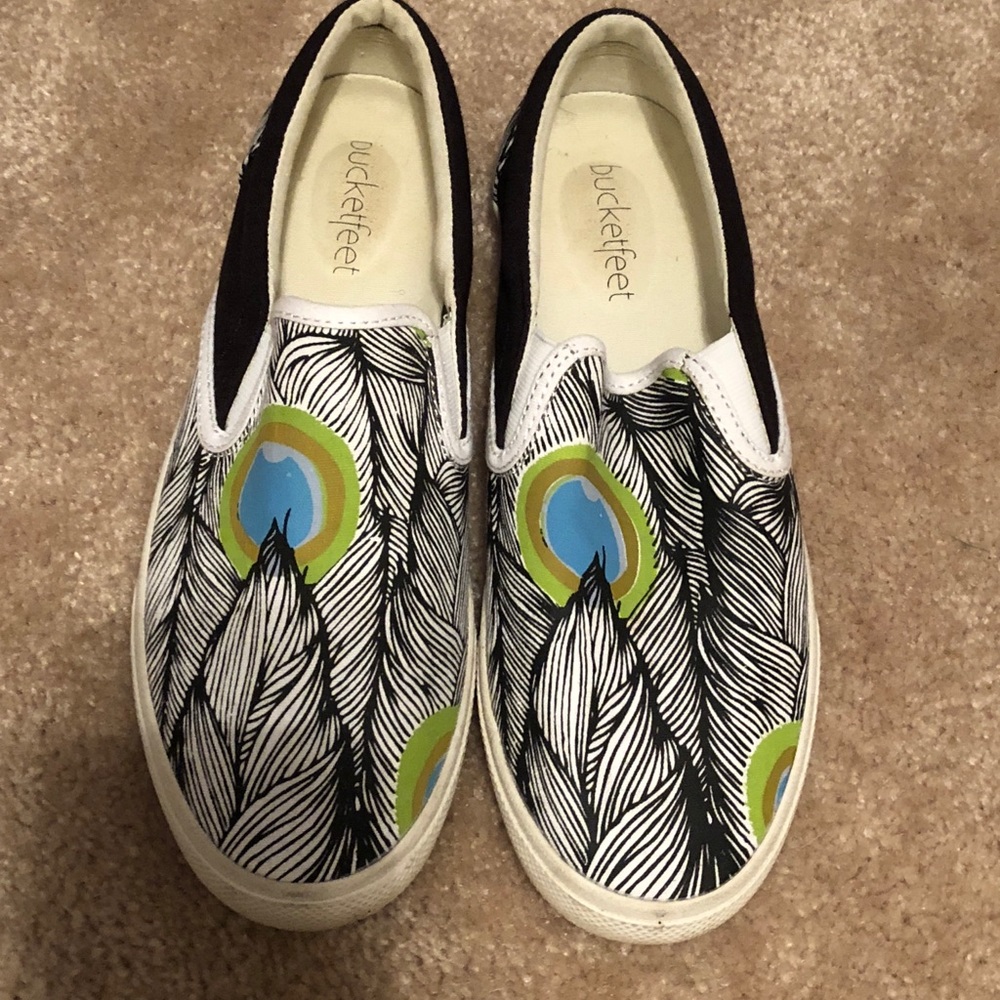 Bucketfeet Peacock Slip on Shoes Size 7
