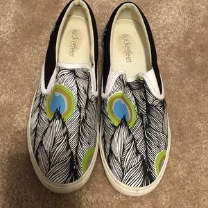 Bucketfeet Peacock Slip on Shoes Size 7