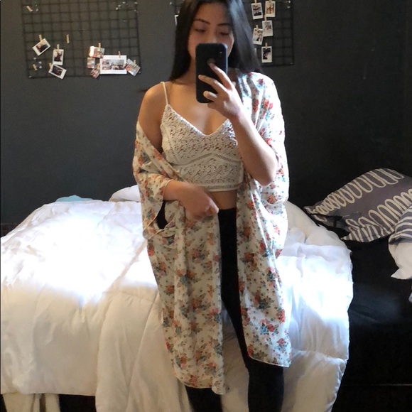 Floral white kimono - Picture 5 of 6